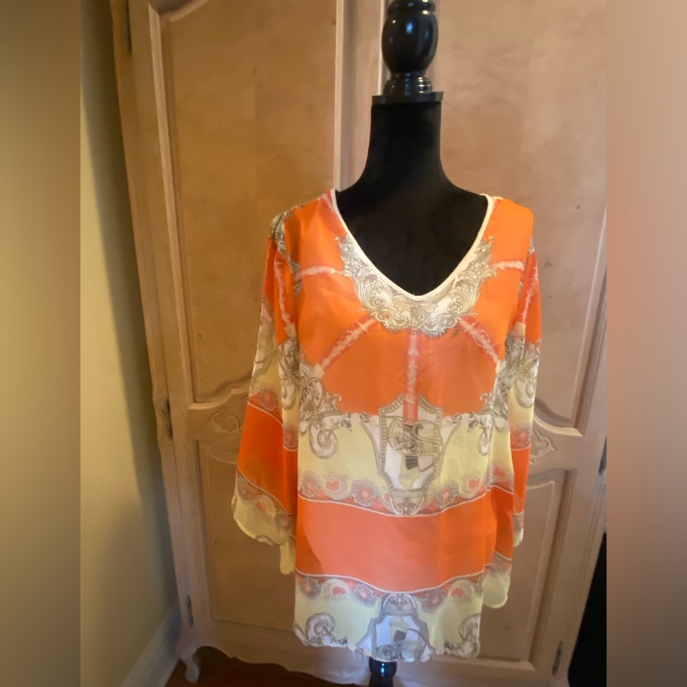 Neiman Marcus Orange and Cream 3/4 Sleeve Graphic Blouse